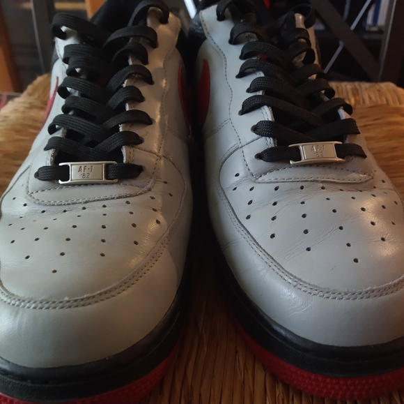 Nike air force 1 '07' grey red - Picture 4 of 5